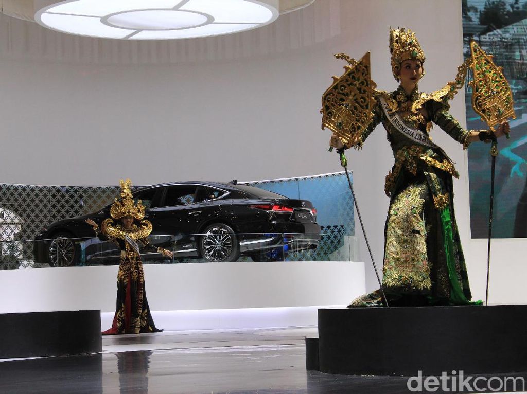 Lenggok Puteri Indonesia Kenalkan Budaya Indonesia Lenggok Puteri Indonesia Kenalkan Budaya Indonesia