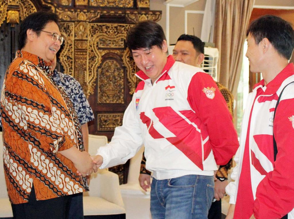 Menperin Airlangga Lepas Kontingen Wushu Menuju Sea Games 2017 Menperin Airlangga Lepas Kontingen Wushu Menuju Sea Games 2017