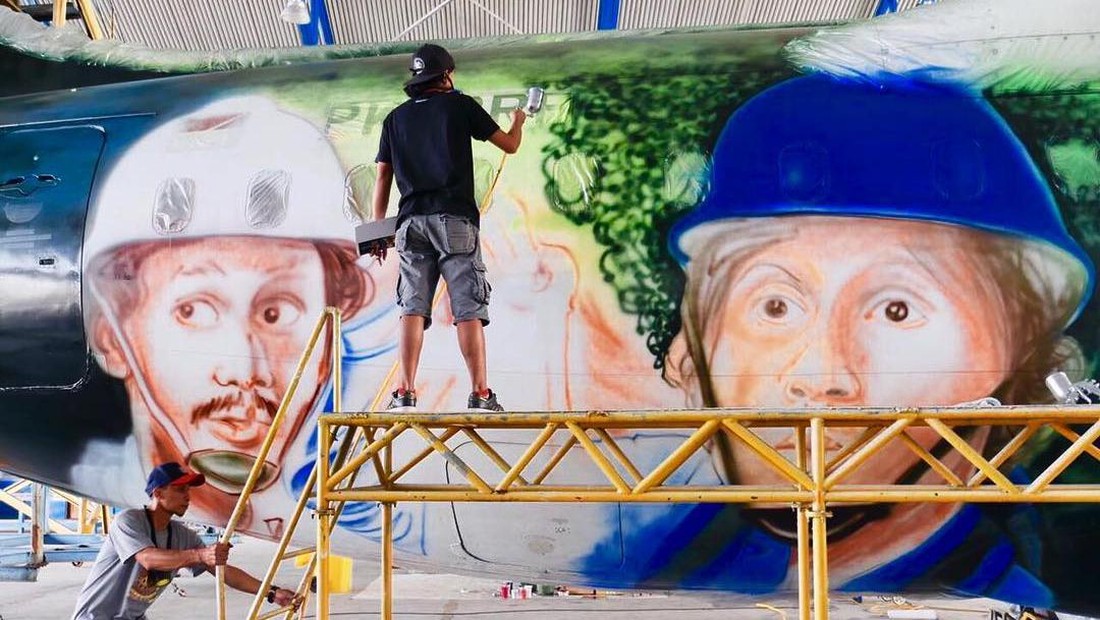 Mural Pesawat 'Warkop DKI Reborn Part 2' Mural Pesawat 'Warkop DKI Reborn Part 2'