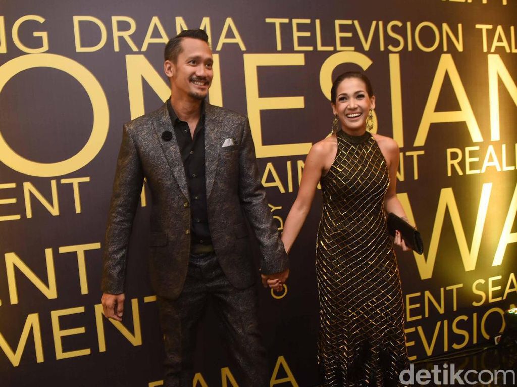 Lengket Terus! Tora Sudiro Kompak Bareng Mieke Amalia Lengket Terus! Tora Sudiro Kompak Bareng Mieke Amalia